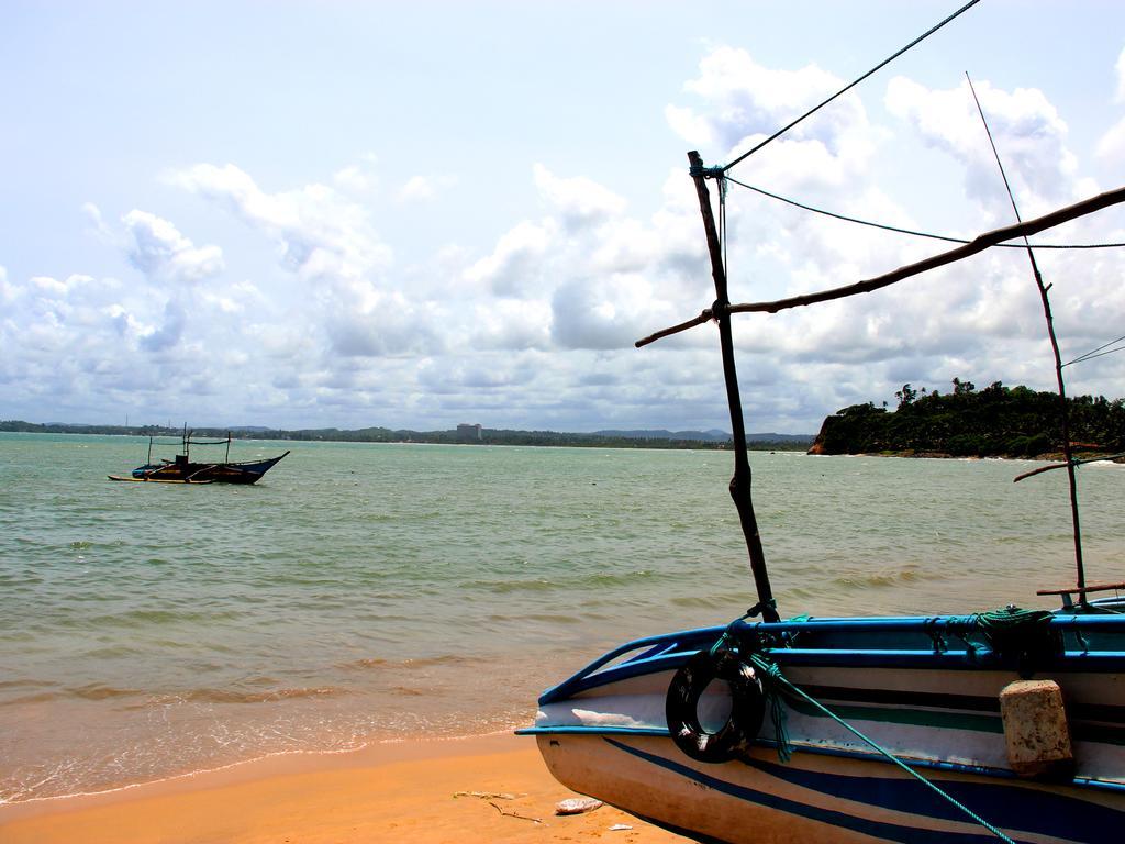 Marina Resort Mirissa Esterno foto